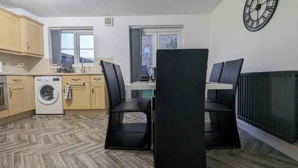 Leyland Road Retreat - 4 Bedroom House