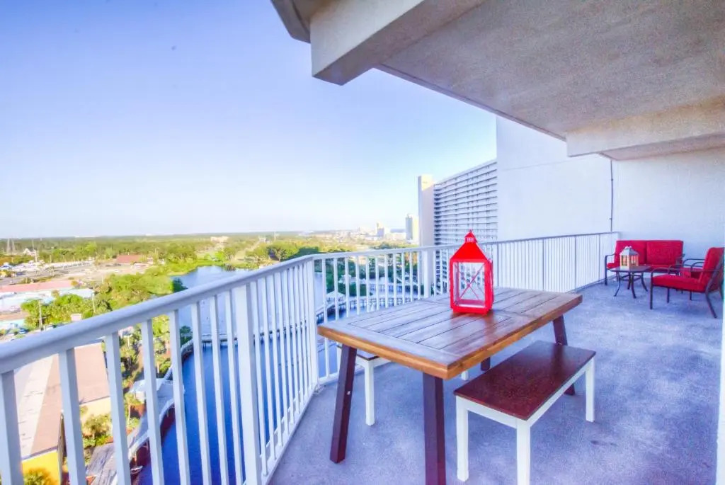 Laketown Wharf 1238 - Brand New End Unit With Wrap Around Balcony