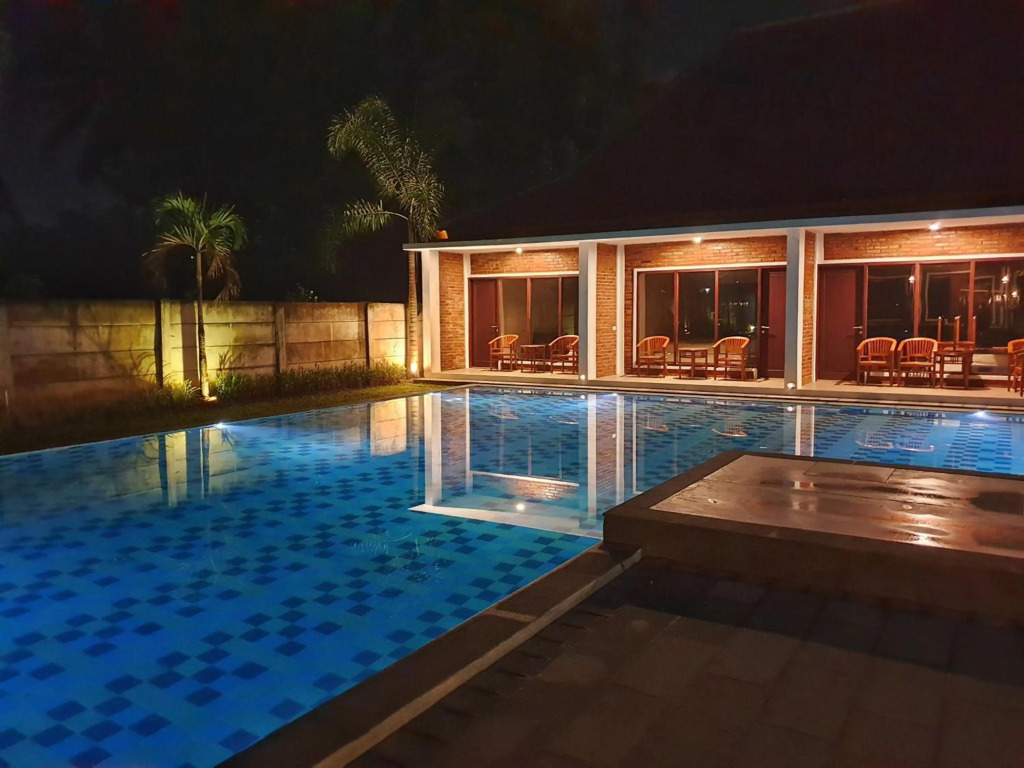 The Nalaya Hotel & Resto