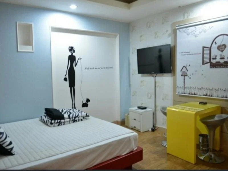 Hole In One Hotel