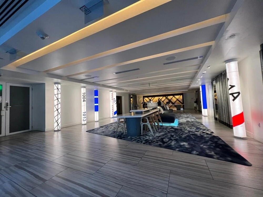 Stunning Oceanfront Condo W/ Extended Balcony 2 Bedroom Condo by RedAwning, Fort Lauderdale