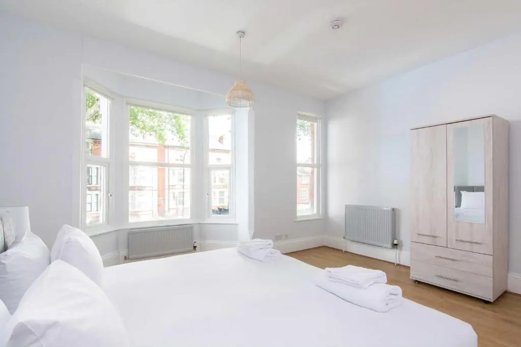 Spacious 4 bed with Parking near Nottingham City Centre - 184 Gregory House