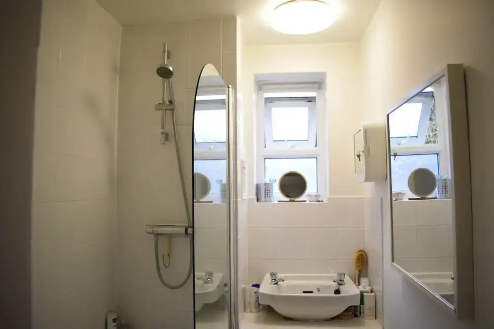 2 Bedroom Apartment in West London