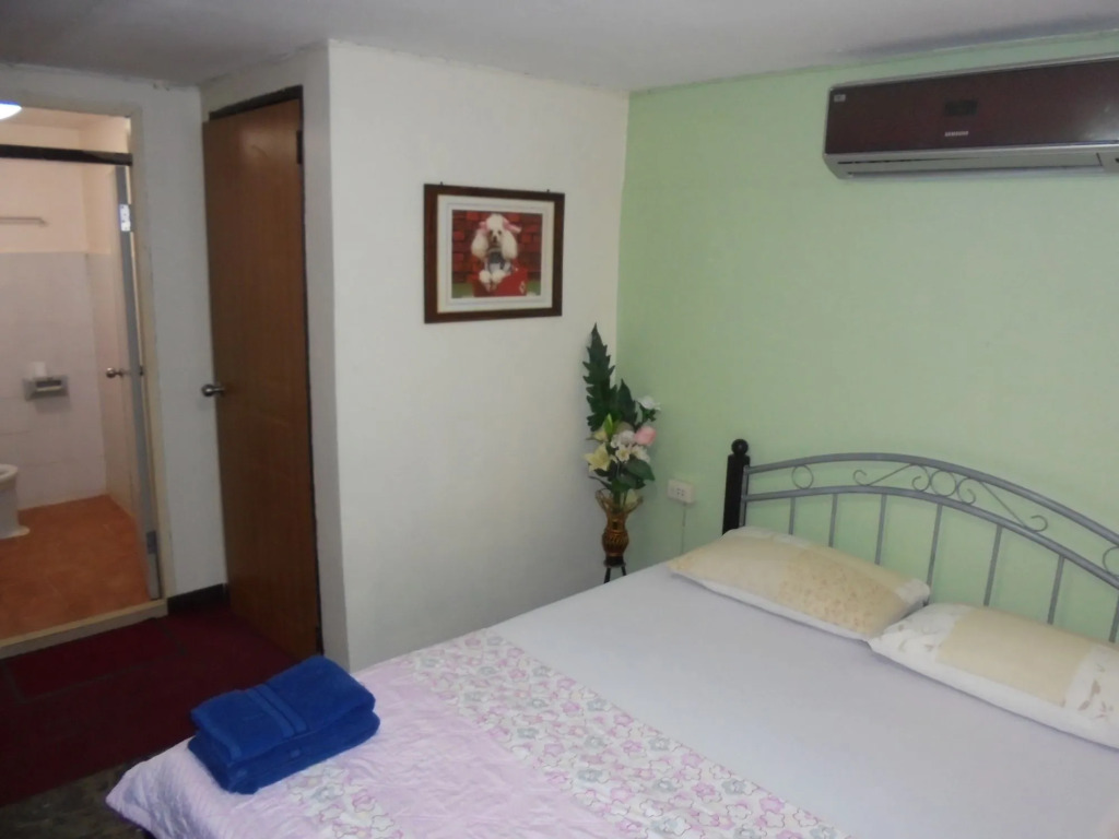 PS Guesthouse and Bar