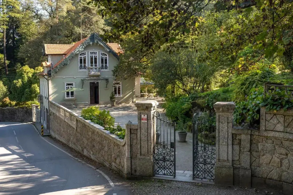 The Grove Houses