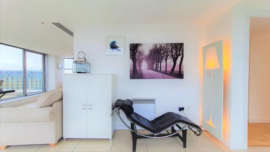 SidemerseyLivingscouk 2BR 2BA Luxury APT in L2 w Parking