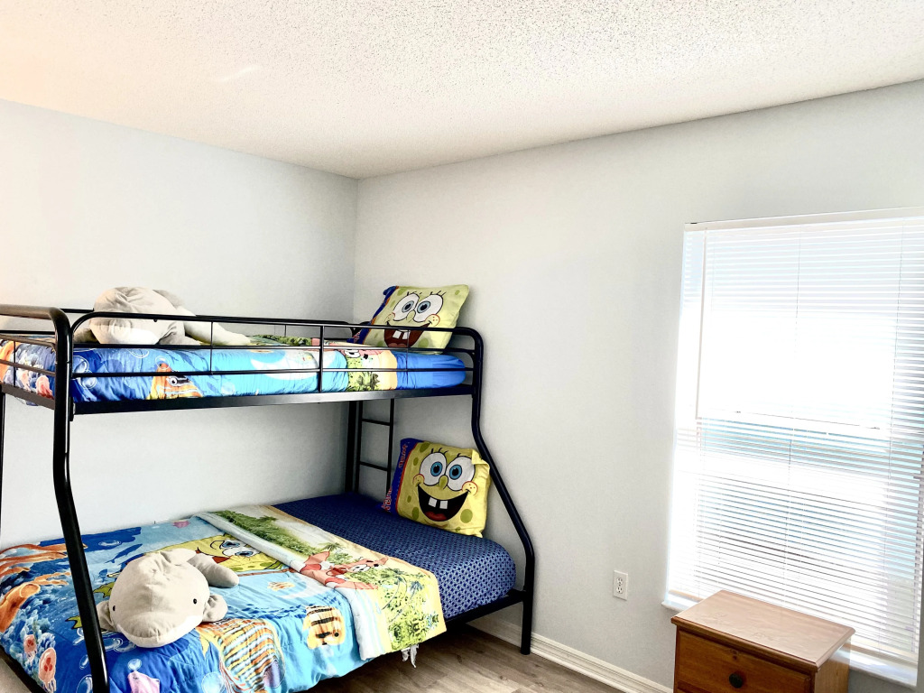 LB4707AW 3 Bedroom Villa with pool and game room