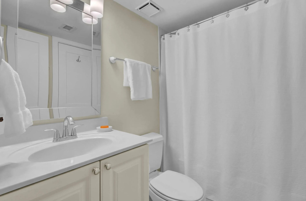 303a Shipwatch by Avantstay Ocean View, Shared Pool, Boardwalk to Beach
