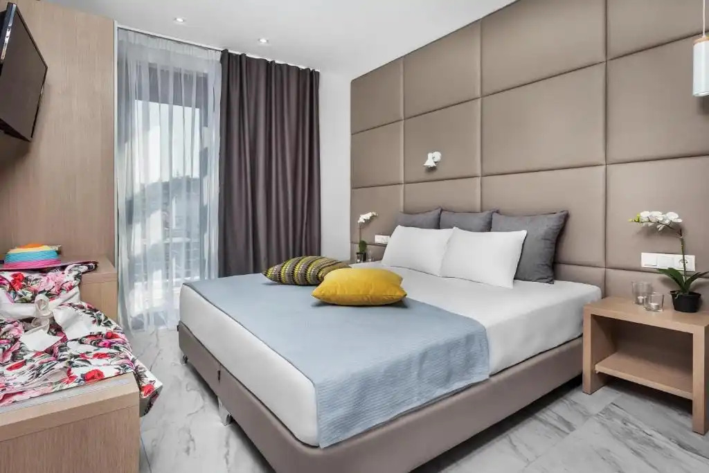 Nymphes Deluxe Accommodation