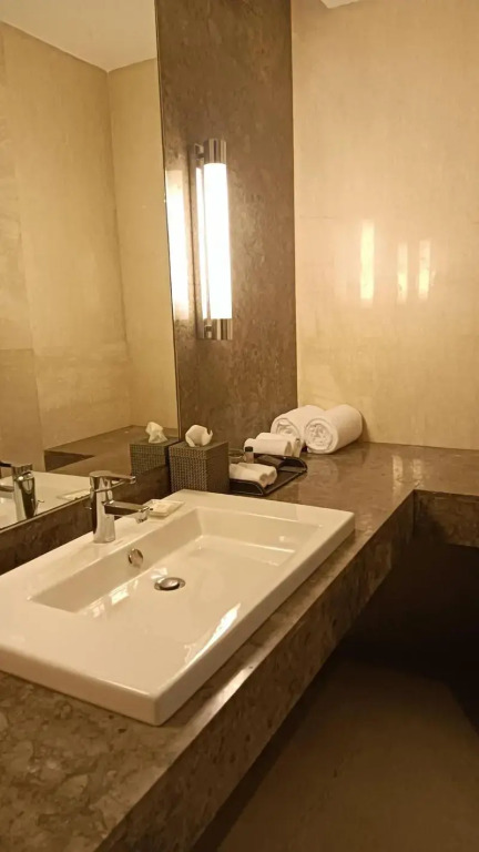 The Anya Hotel Gurgaon - Golf Course Road