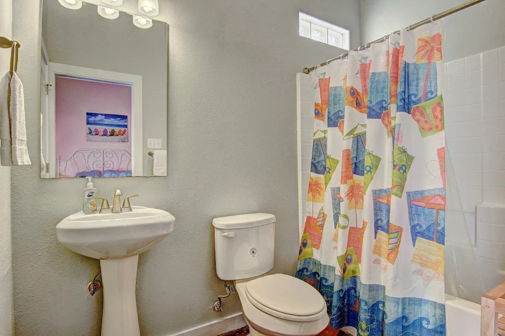 Gone Coastal - 3 Br Condo
