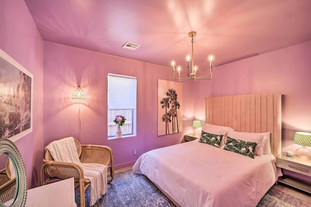 Unique, Themed Tulsa Escape ~ 2 Mi to Downtown!