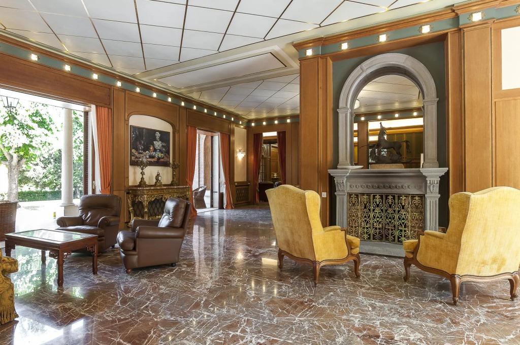 Near Rome Villa Pool Tennis Courts Perfect Family Reunion or Off-site Meeting
