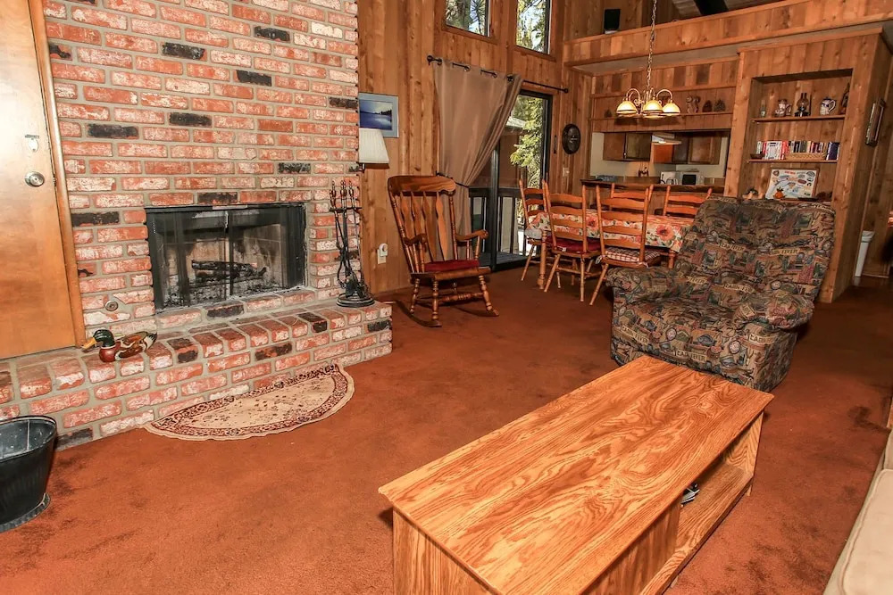 Ski In Ski Out 2 - 2 Br condo by RedAwning