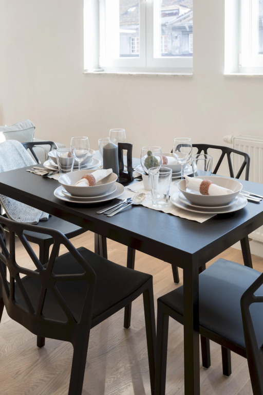 Design 2BDR Apartment near City Center
