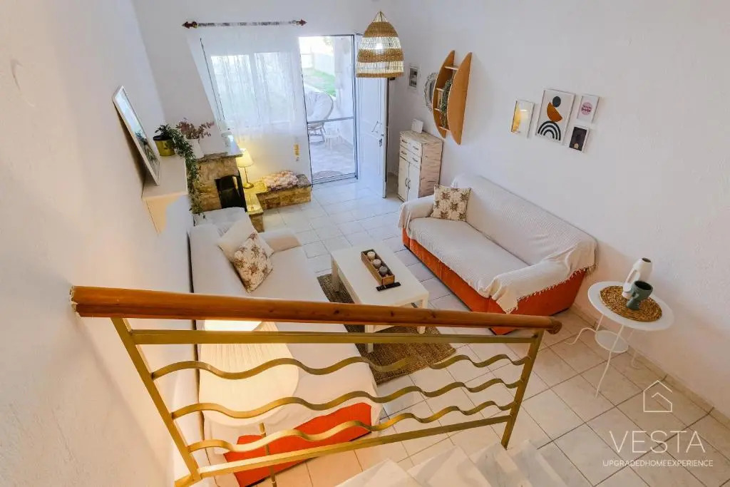 Waterlily 3-bedroom Maisonette, 75m to sandy beach