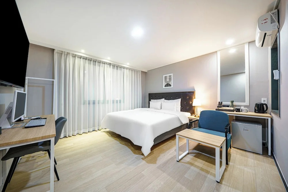 Brown Dot Hotel Angang