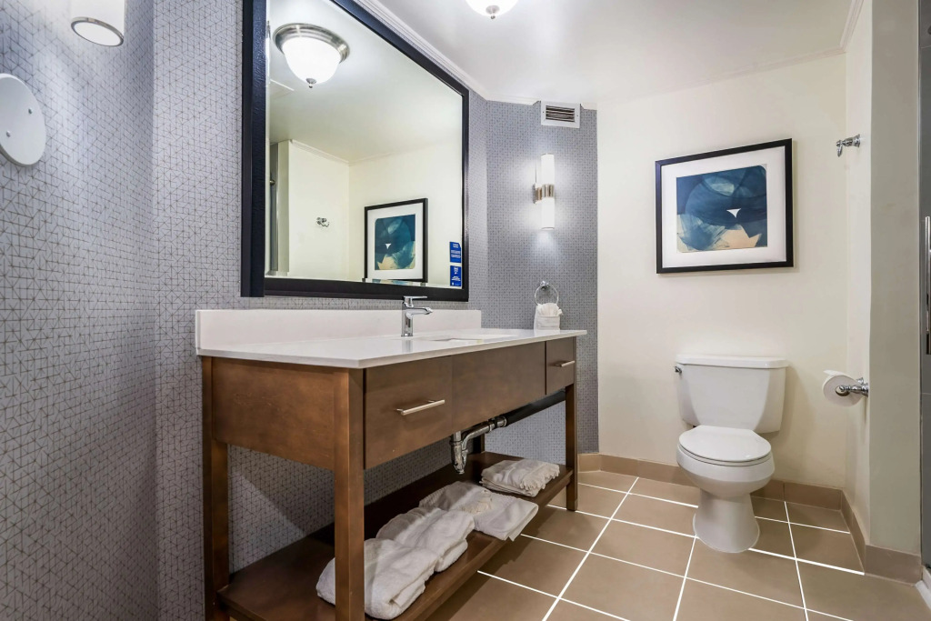 DoubleTree by Hilton South Charlotte Tyvola
