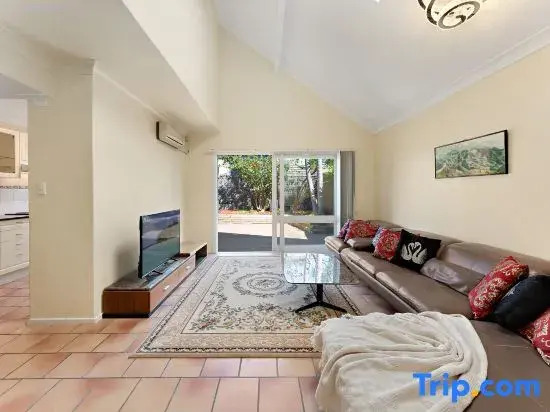North Shore Spacious 2BR Home in Cremorne - Holiday Home