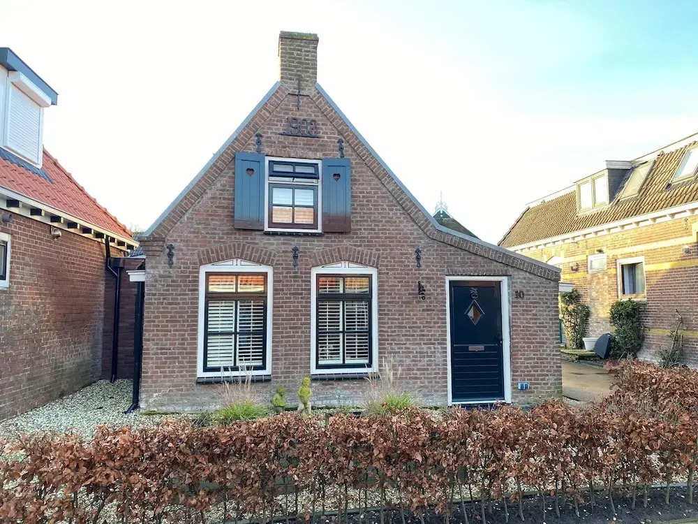Cottage by Wadden Sea With Scenic Views
