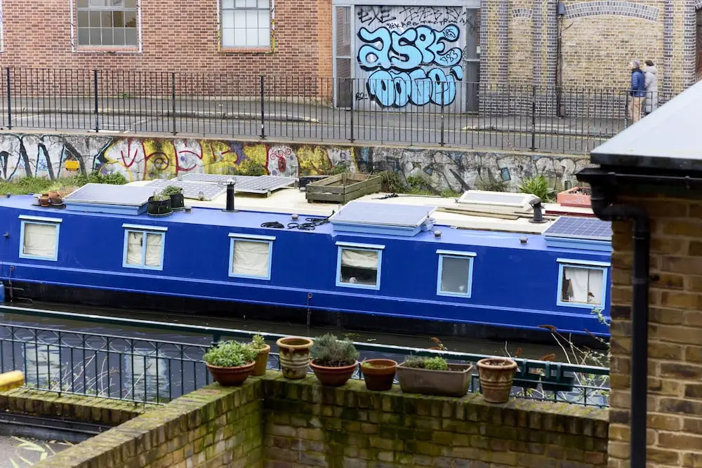 Apartment With Canal View in Broadway Market