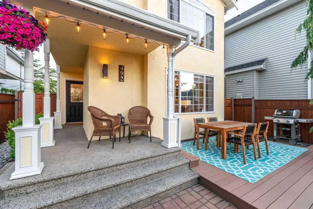 492 By The Beach 2 Bedroom Townhouse by RedAwning