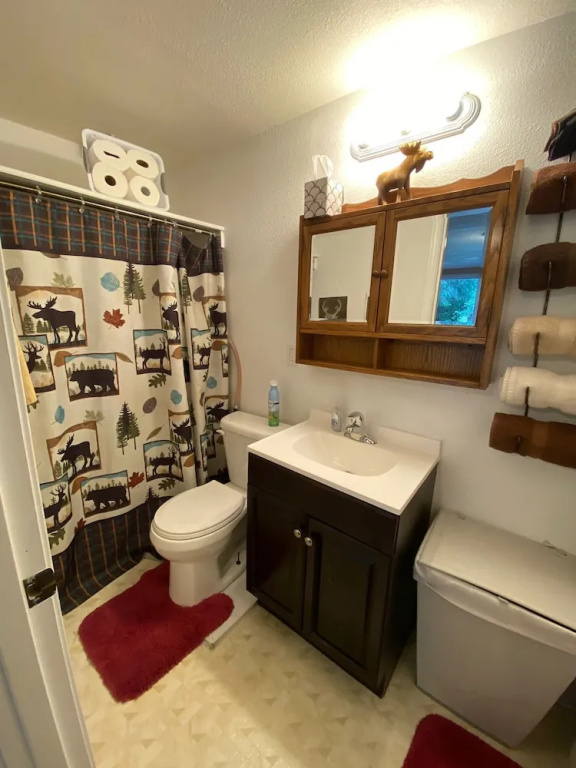 Nauti Otter Inn and Yurt Village