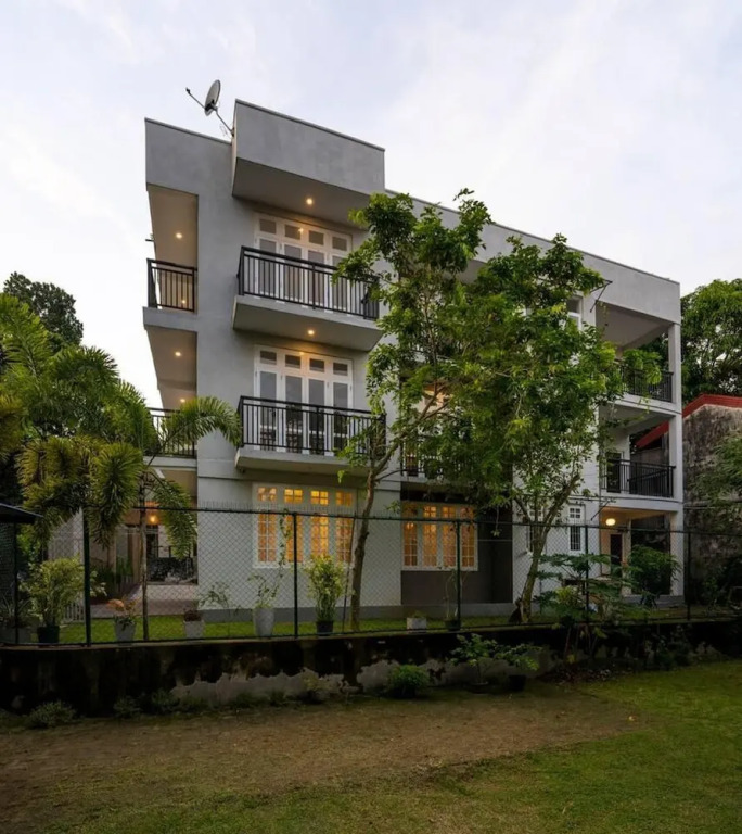 Luxury Apartment - Sleeps 6, Garden & Parking
