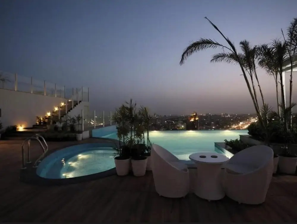 Skyline luxury in pink city