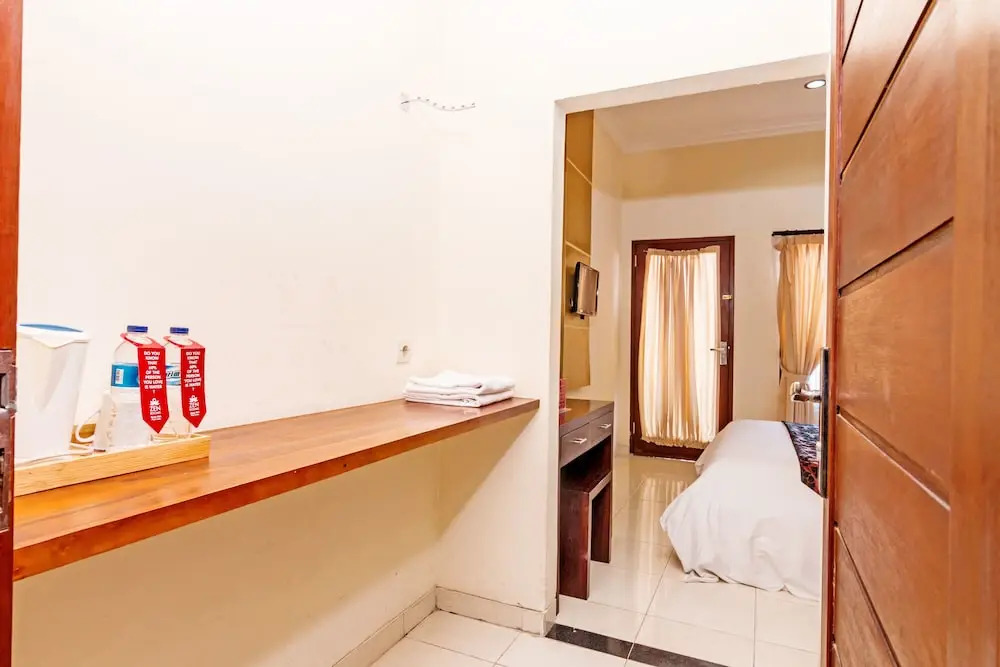ZEN Rooms Sunshine Dewi Sartika