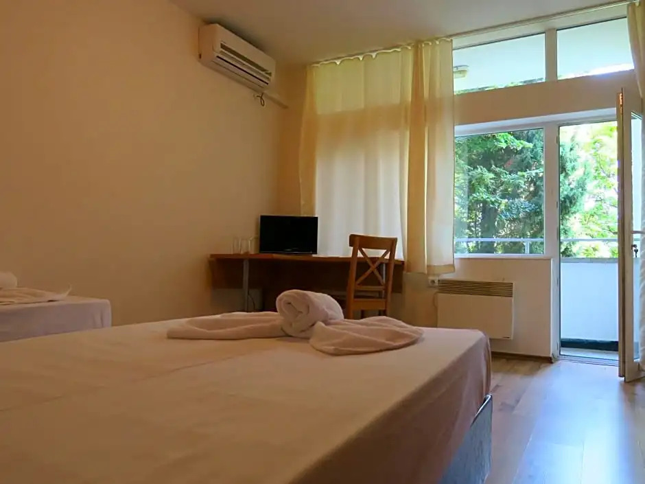 Green Hill Hotel