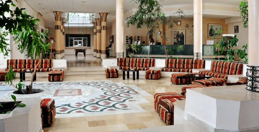 Cyclamens Hotel Mechmoum
