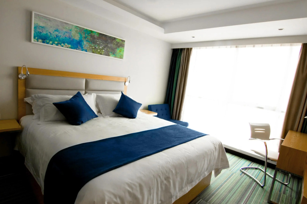 Lyz Business Hotel