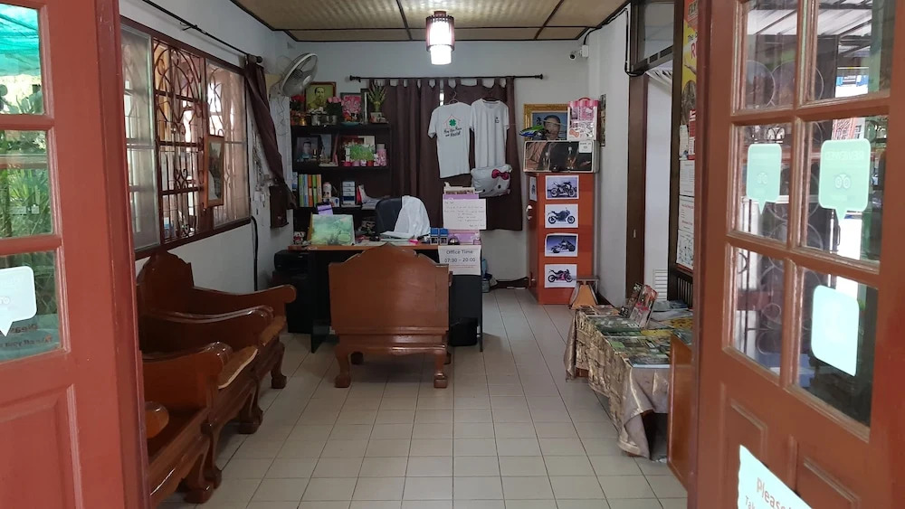 Hug Glur House Tour and Hostel