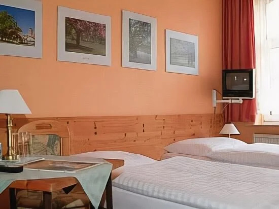 Triskele Haus - Ökologisches Seminar- & Gästehaus Neustrelitz