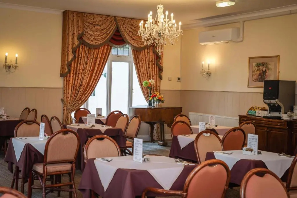 The Grove Hotel