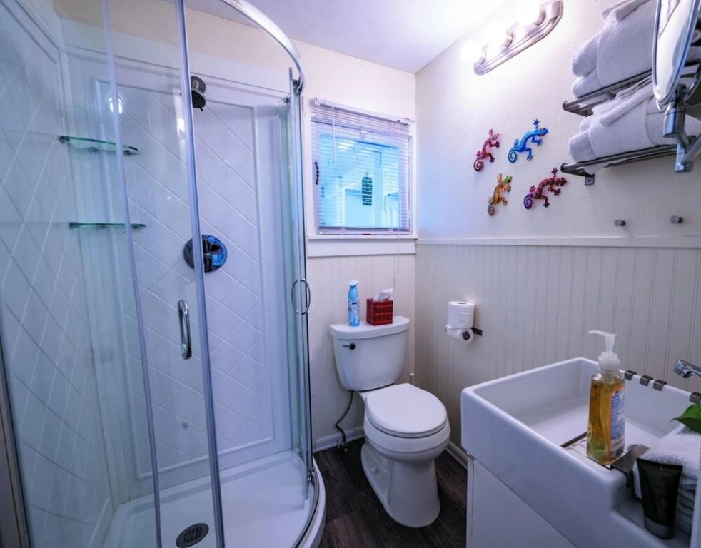 Treasure Island Sunset Beach Bungalow by Tech Travel