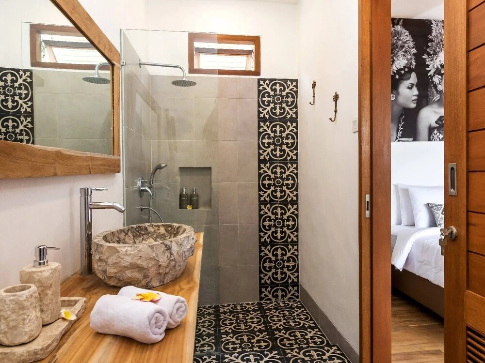 Villa Umara Seminyak Sun, Sand & Style: 5-min Walk to Beach!