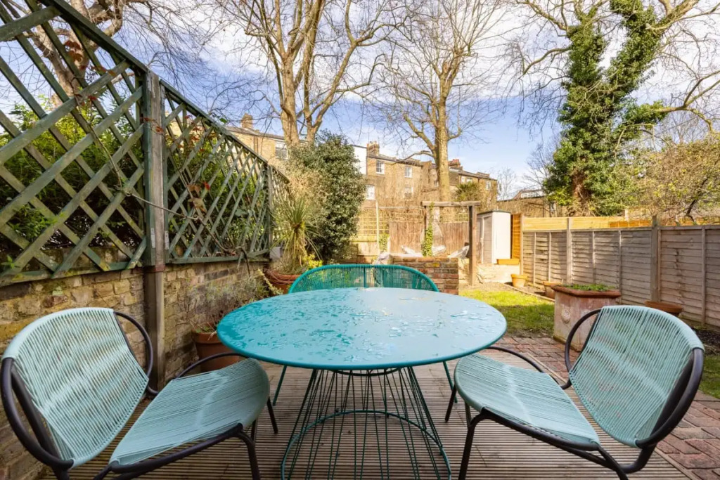 The Finsbury Park Arms - Elegant 2BDR Flat with Garden