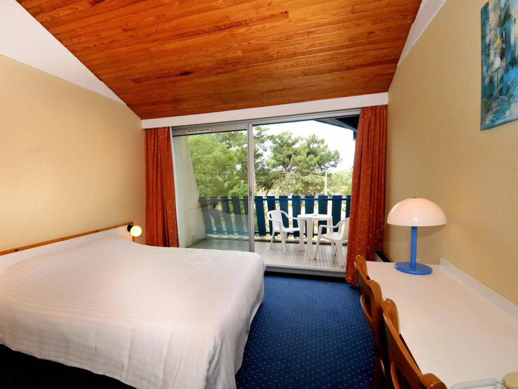 Hotel Logis Lacotel