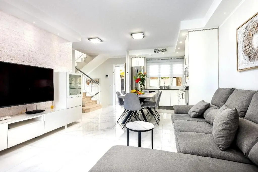 Modern 4 bedroom villa in Costa Adeje
