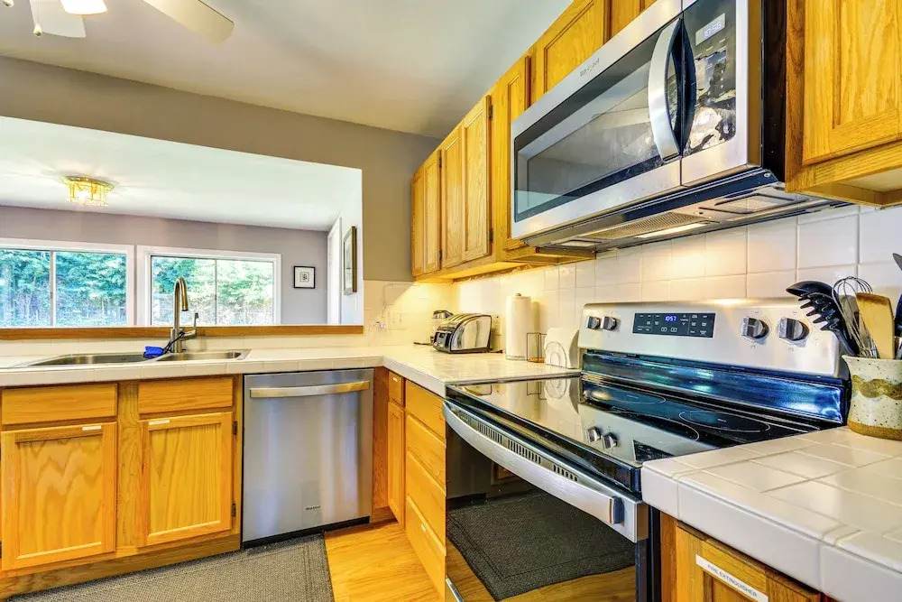 2 Mi to Dtwn Greensboro: Centrally Located Home