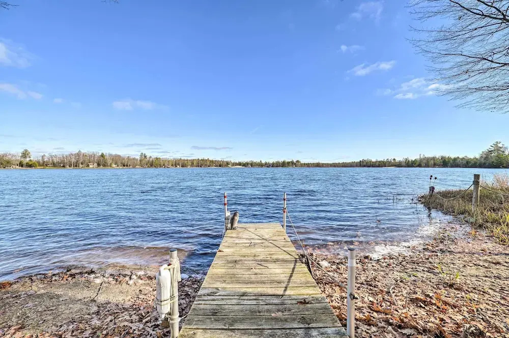 Secluded Lost Lake Cottage with Spacious Loft!