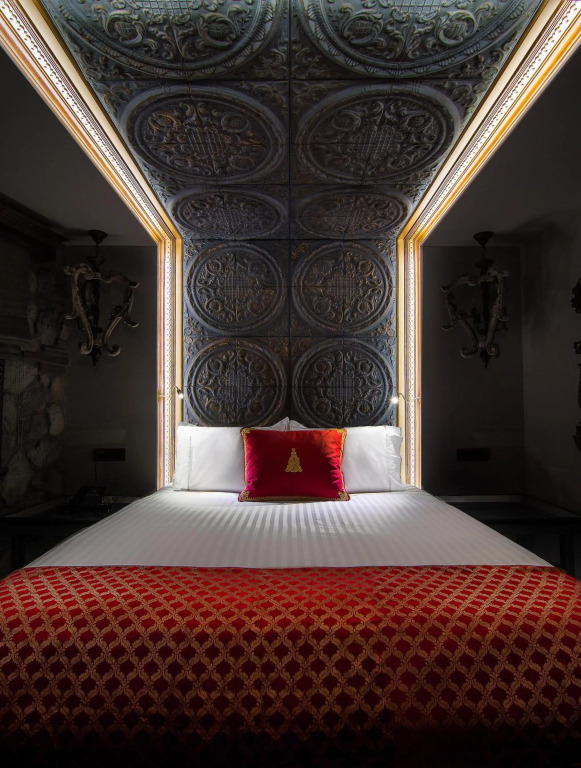 KAMARES Historic Boutique Hotel & Spa