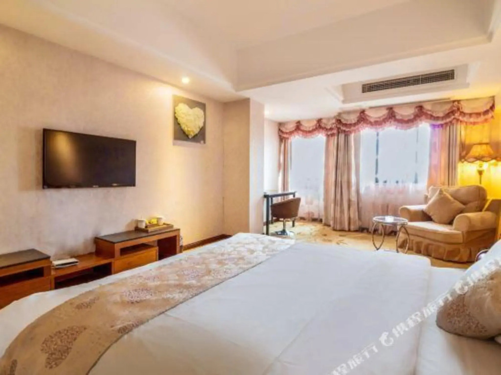 Pixian Milan Fashion Hotel
