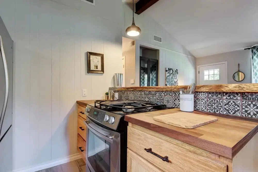 2BR 2BA Boutique SoLa House by RedAwning