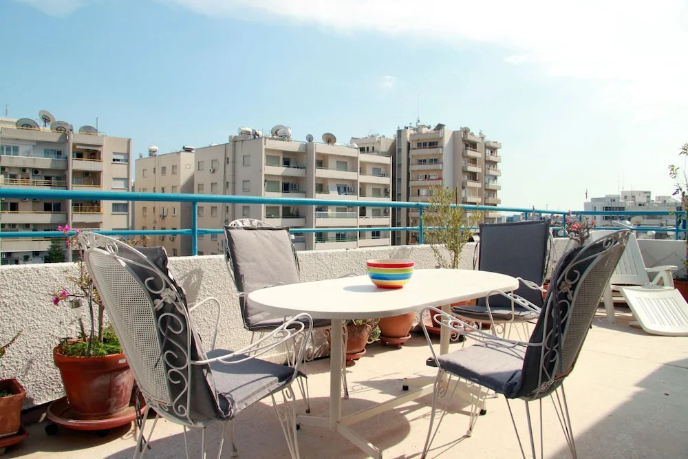 Penthouse Town Center