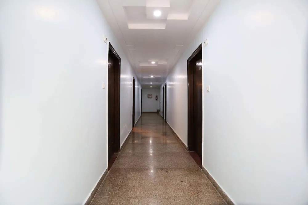 OYO 10048 Hotel Aditya Inn