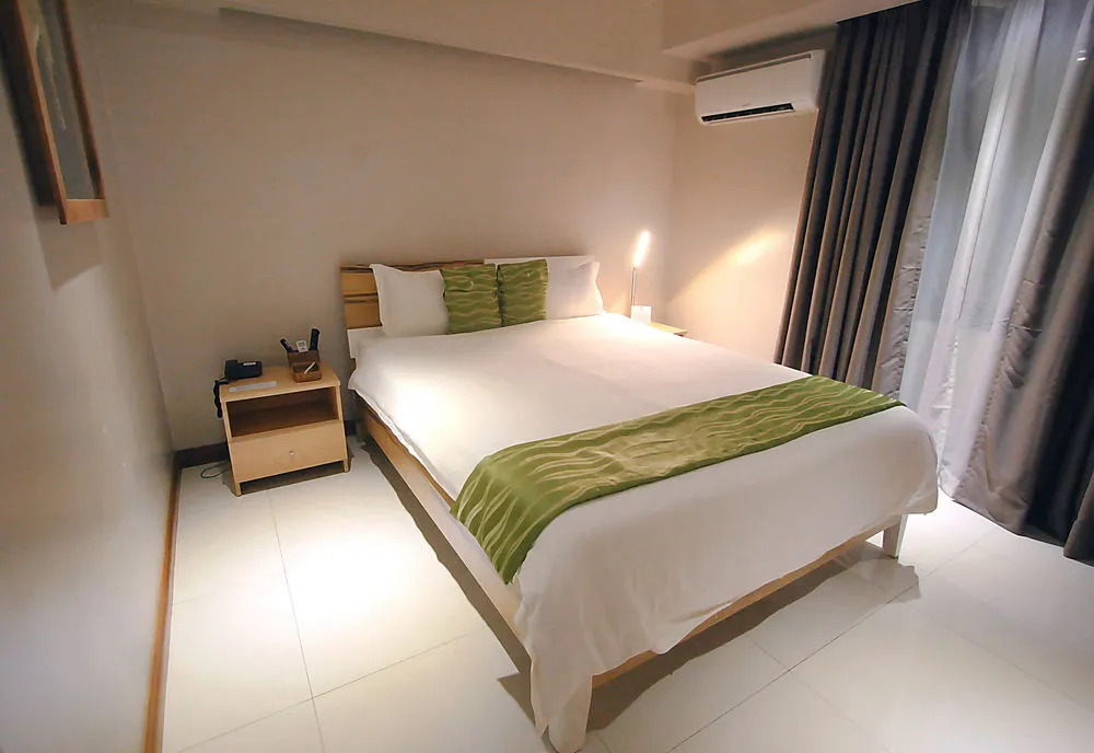 ZEN Rooms Suez Street Makati