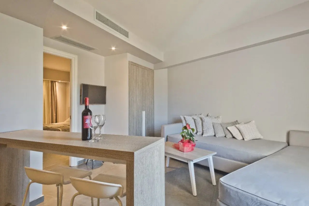 Parasol Luxury Hotel & Suites Adults Only